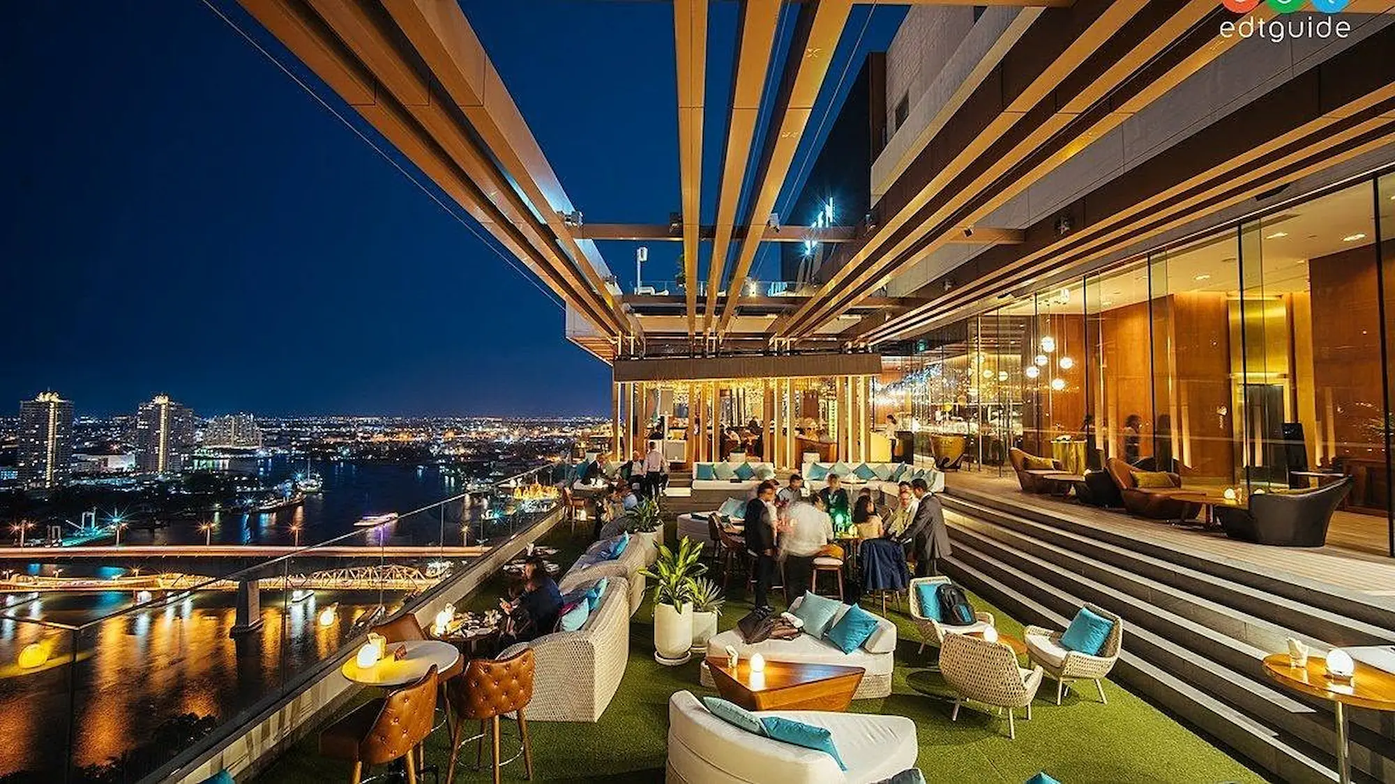 SEEN Restaurant & Bar (Attitude Bar)